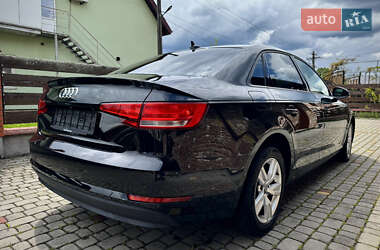 Седан Audi A4 2018 в 