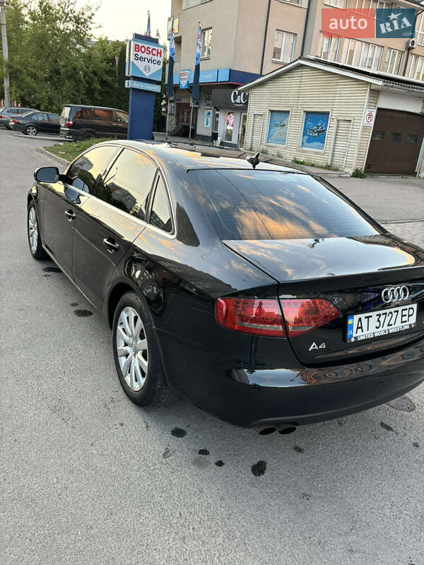 Седан Audi A4 2010 в Ивано-Франковске