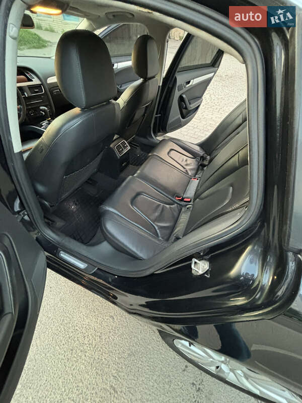 Седан Audi A4 2010 в Ивано-Франковске