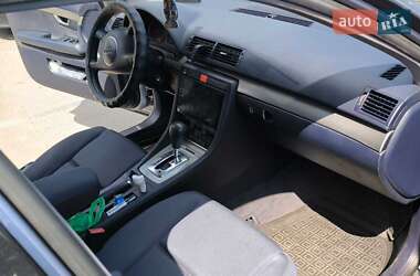 Седан Audi A4 2004 в 