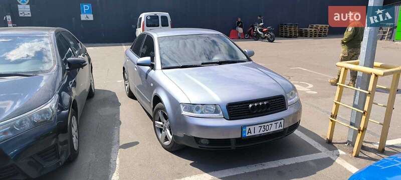 Седан Audi A4 2004 в Василькове