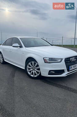 Седан Audi A4 2014 в Ровно