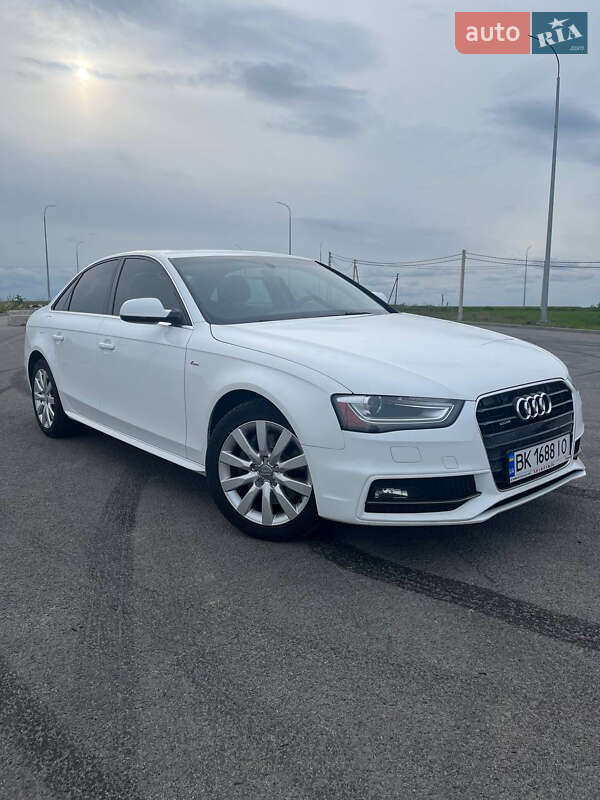 Седан Audi A4 2014 в 