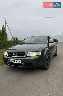 Седан Audi A4 2001 в Ровно