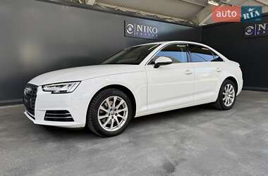 Седан Audi A4 2017 в 