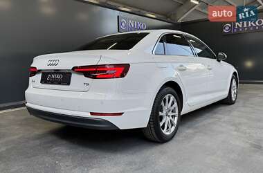 Седан Audi A4 2017 в 