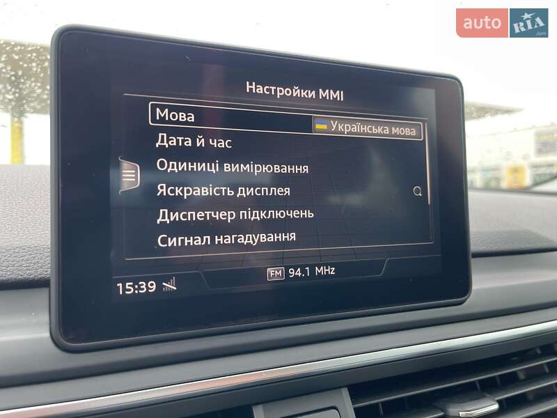 Седан Audi A4 2018 в Ужгороде