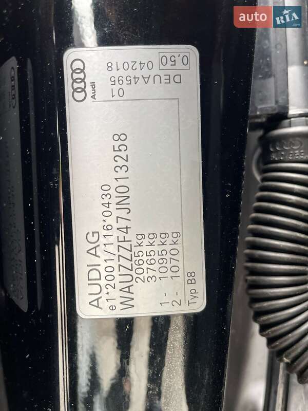 Седан Audi A4 2018 в Ужгороде
