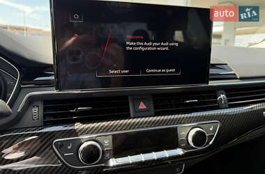 Седан Audi A4 2021 в 