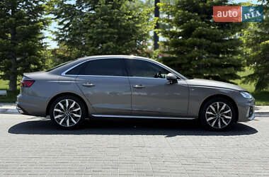 Седан Audi A4 2021 в 