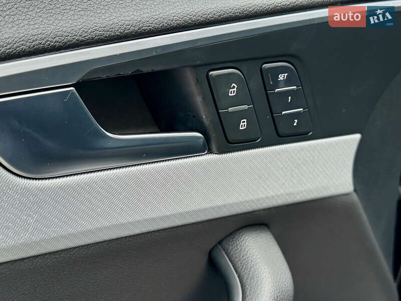 Седан Audi A4 2016 в Самборе