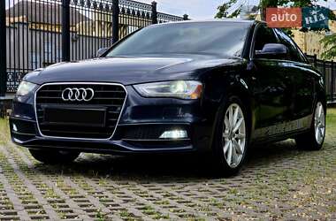 Седан Audi A4 2015 в 