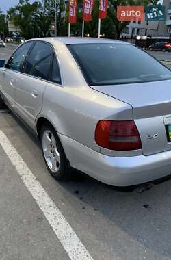 Седан Audi A4 2000 в 