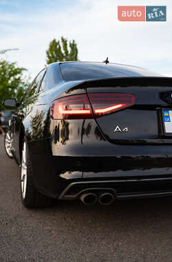Седан Audi A4 2014 в 