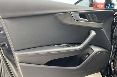 Седан Audi A4 2019 в 