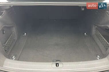 Седан Audi A4 2019 в 