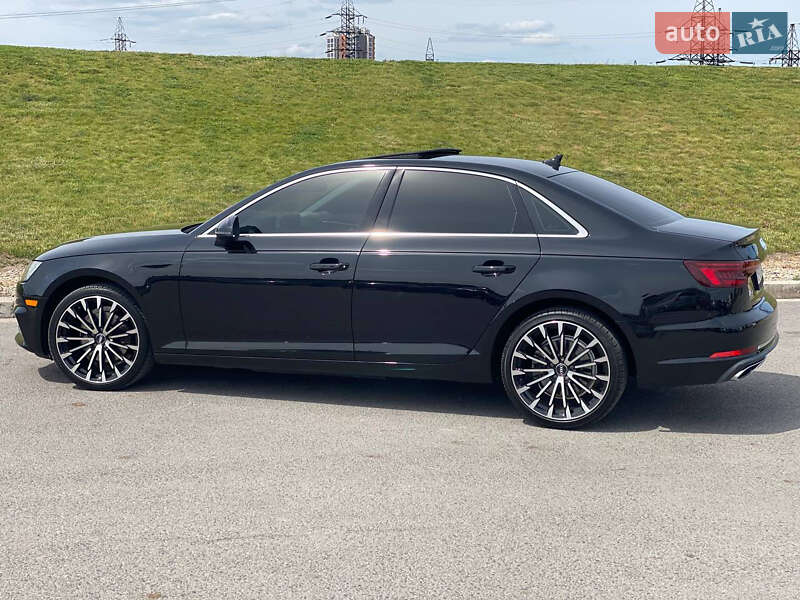 Седан Audi A4 2018 в Днепре