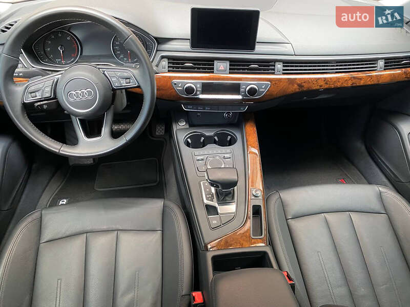 Седан Audi A4 2018 в Днепре