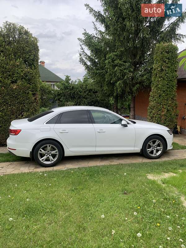 Седан Audi A4 2016 в Полтаве