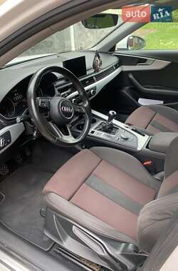 Седан Audi A4 2016 в 