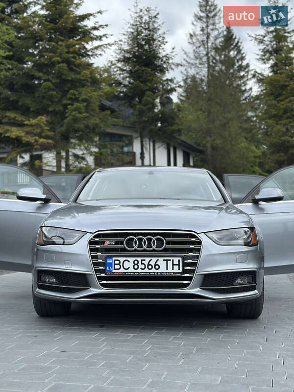 Седан Audi A4 2015 в 