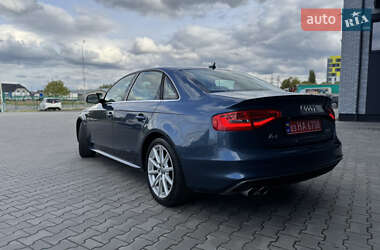 Седан Audi A4 2015 в 