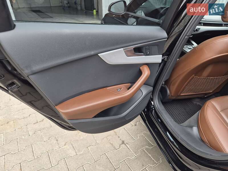 Седан Audi A4 2017 в Обухове