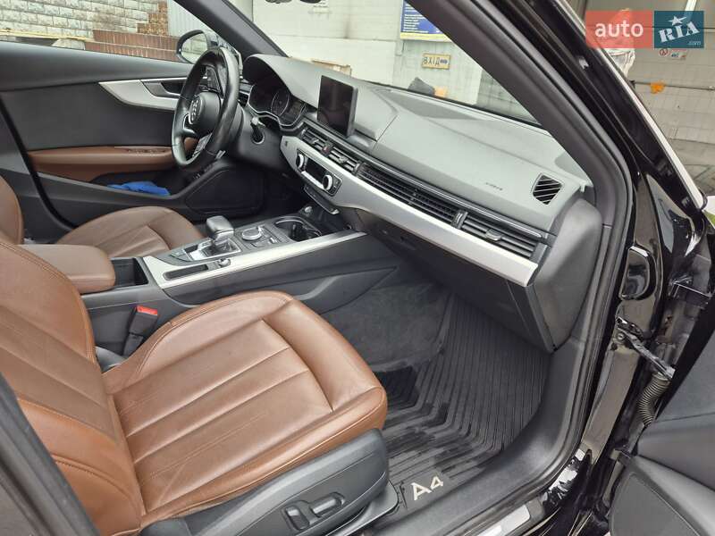 Седан Audi A4 2017 в Обухове