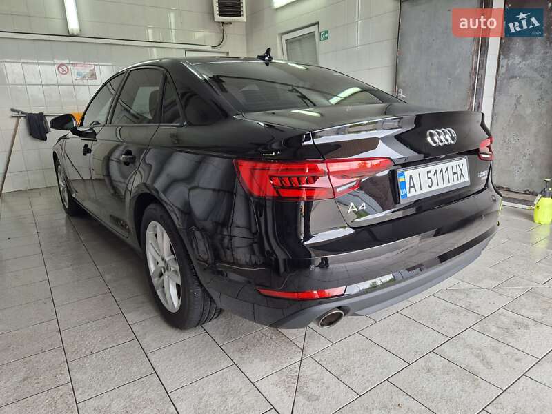 Седан Audi A4 2017 в Обухове