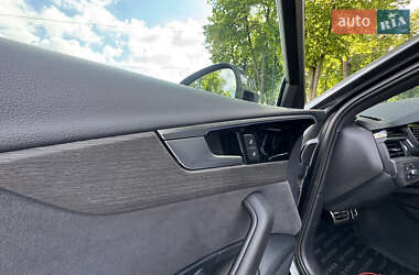 Седан Audi A4 2023 в 