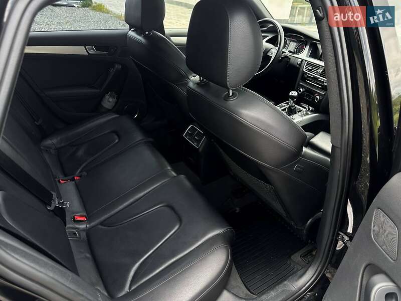 Седан Audi A4 2016 в Ужгороде