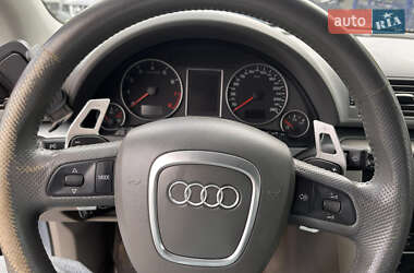 Седан Audi A4 2004 в 