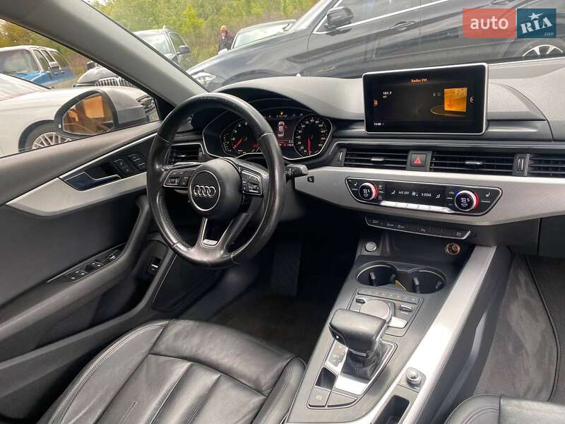 Седан Audi A4 2017 в Львове