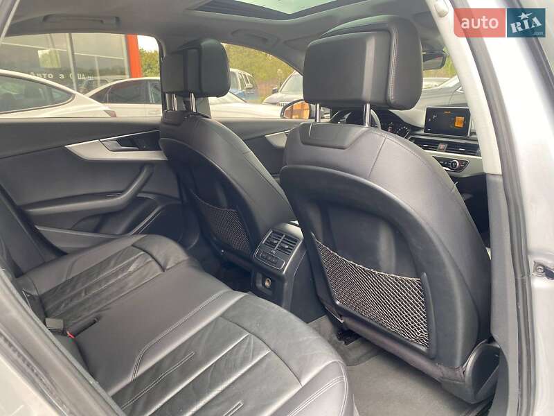 Седан Audi A4 2017 в Львове