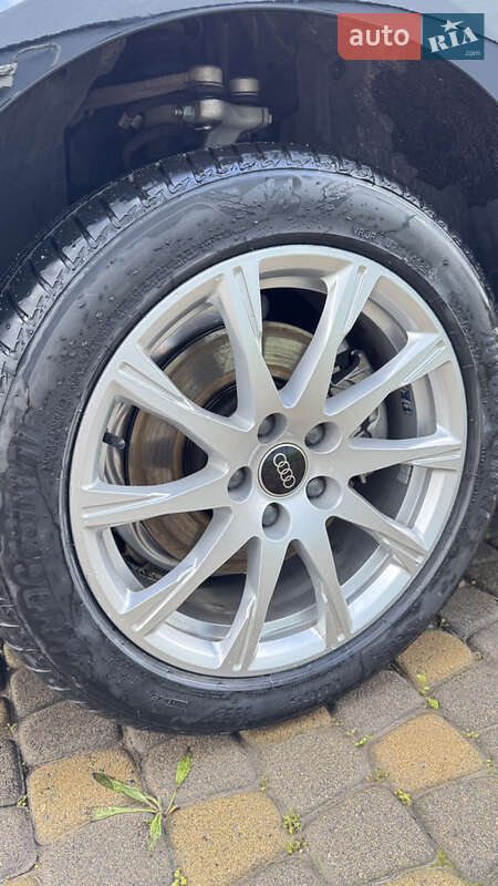 Седан Audi A4 2023 в Львове
