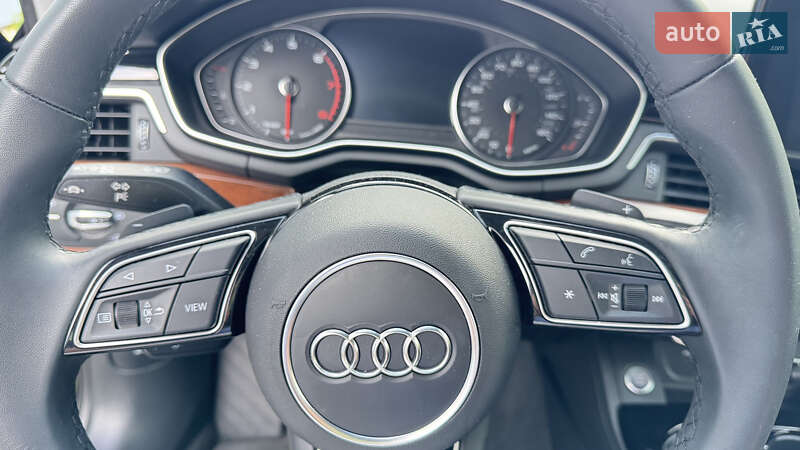 Седан Audi A4 2023 в Львове