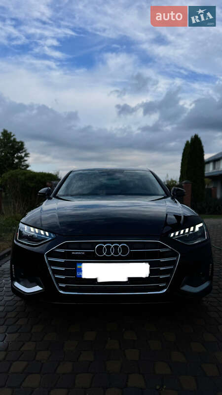 Седан Audi A4 2023 в Львове