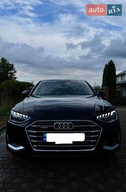 Седан Audi A4 2023 в 
