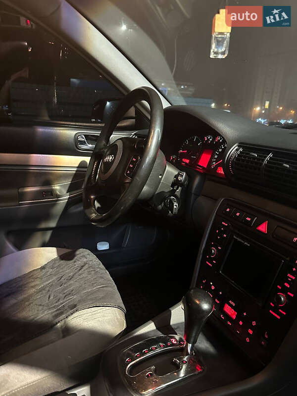 Універсал Audi A4 2000 в Ірпені