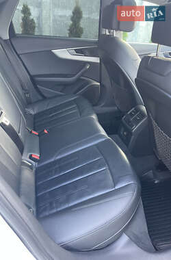 Седан Audi A4 2016 в 