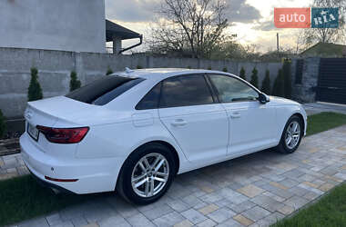 Седан Audi A4 2016 в 