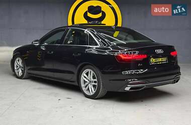 Седан Audi A4 2021 в 