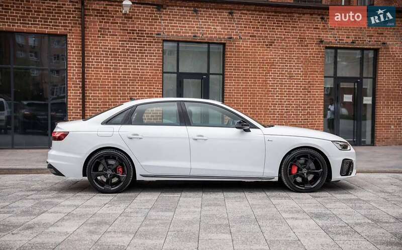Седан Audi A4 2022 в Киеве