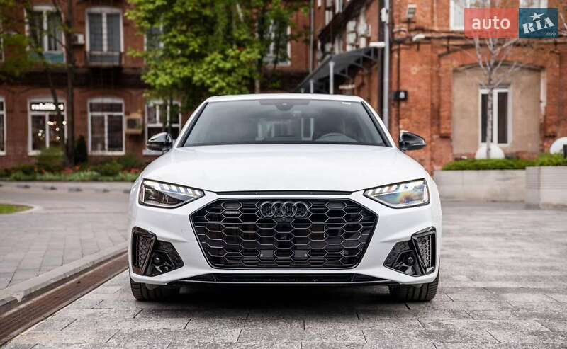 Седан Audi A4 2022 в Киеве
