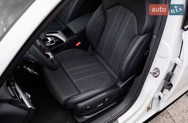 Седан Audi A4 2022 в 