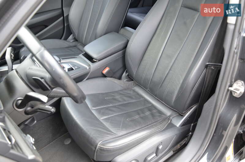 Седан Audi A4 2018 в Киеве