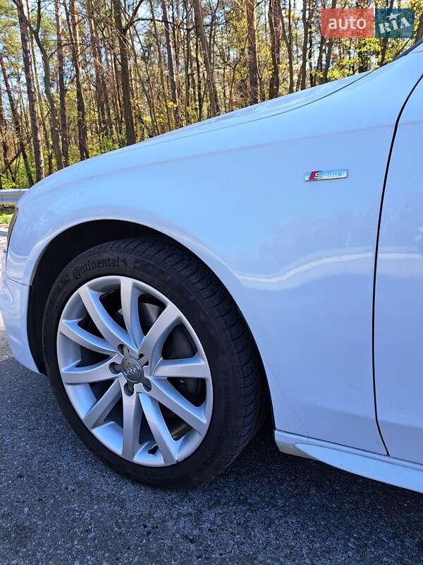 Седан Audi A4 2013 в Киеве