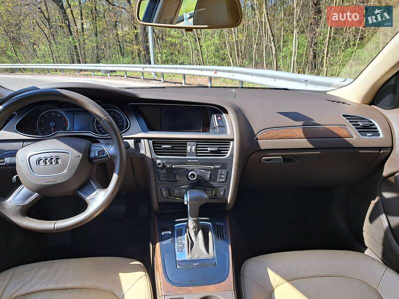 Седан Audi A4 2013 в Киеве