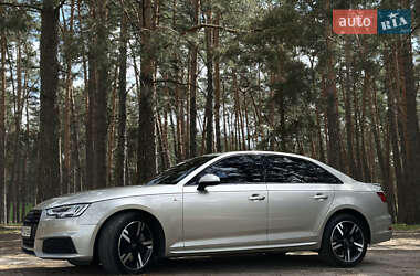 Седан Audi A4 2016 в 