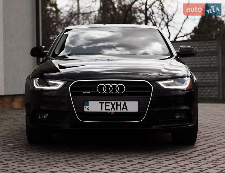 Седан Audi A4 2012 в Жовкві